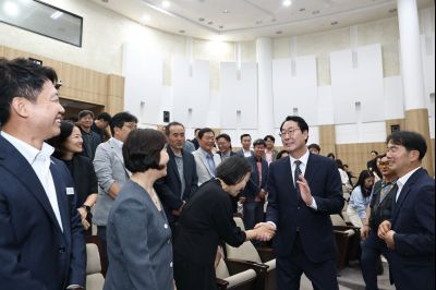 제9회 전국동시지방선거 정명근 당선인 당선증 교부식 C1KS5131_resize.JPG