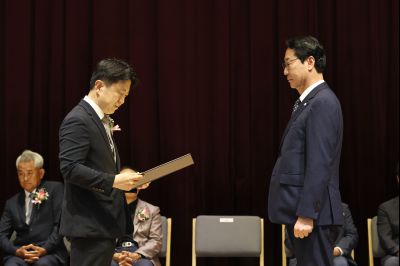 제9회 전국동시지방선거 정명근 당선인 당선증 교부식 C1KS5169_resize.JPG
