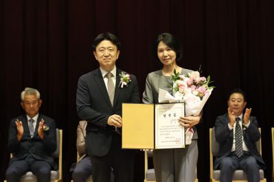 제9회 전국동시지방선거 정명근 당선인 당선증 교부식 C1KS5282_resize.JPG