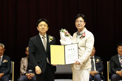 제9회 전국동시지방선거 정명근 당선인 당선증 교부식 C1KS5290_resize.JPG