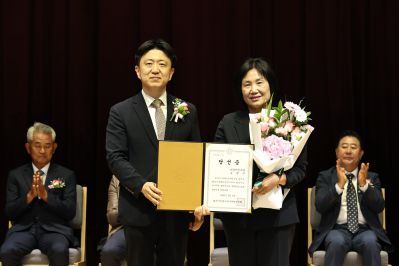 제9회 전국동시지방선거 정명근 당선인 당선증 교부식 C1KS5308_resize.JPG