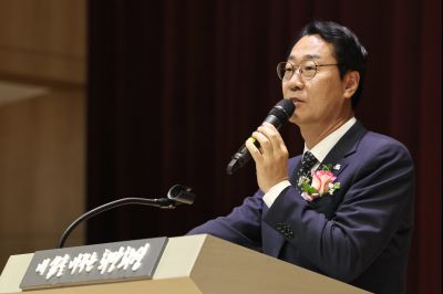 제9회 전국동시지방선거 정명근 당선인 당선증 교부식 C1KS5478_resize.JPG