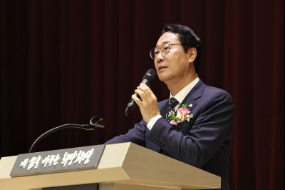 제9회 전국동시지방선거 정명근 당선인 당선증 교부식 C1KS5479_resize.JPG