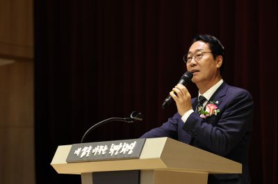 제9회 전국동시지방선거 정명근 당선인 당선증 교부식 C1KS5491_resize.JPG