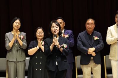 제9회 전국동시지방선거 정명근 당선인 당선증 교부식 C1KS5599_resize.JPG
