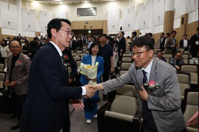 제9회 전국동시지방선거 정명근 당선인 당선증 교부식 C1KS5615_resize.JPG