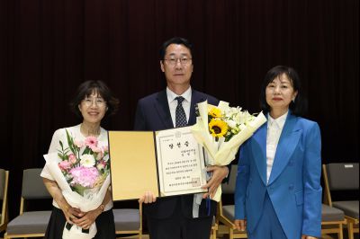 제9회 전국동시지방선거 정명근 당선인 당선증 교부식 C1KS5652_resize.JPG