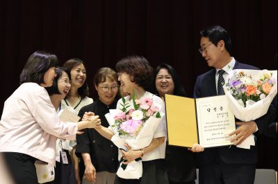 제9회 전국동시지방선거 정명근 당선인 당선증 교부식 C1KS5705_resize.JPG