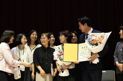 제9회 전국동시지방선거 정명근 당선인 당선증 교부식 C1KS5708_resize.JPG