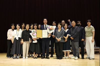 제9회 전국동시지방선거 정명근 당선인 당선증 교부식 C1KS5711_resize.JPG