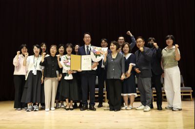 제9회 전국동시지방선거 정명근 당선인 당선증 교부식 C1KS5714_resize.JPG