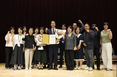제9회 전국동시지방선거 정명근 당선인 당선증 교부식 C1KS5720_resize.JPG