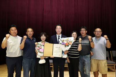 제9회 전국동시지방선거 정명근 당선인 당선증 교부식 C1KS5772_resize.JPG