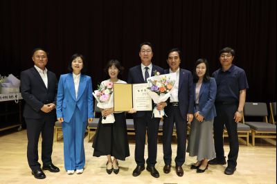 제9회 전국동시지방선거 정명근 당선인 당선증 교부식 C1KS5850_resize.JPG